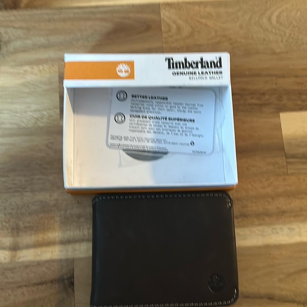 New Timberland billfold wallet with detachable magnetic card holder.